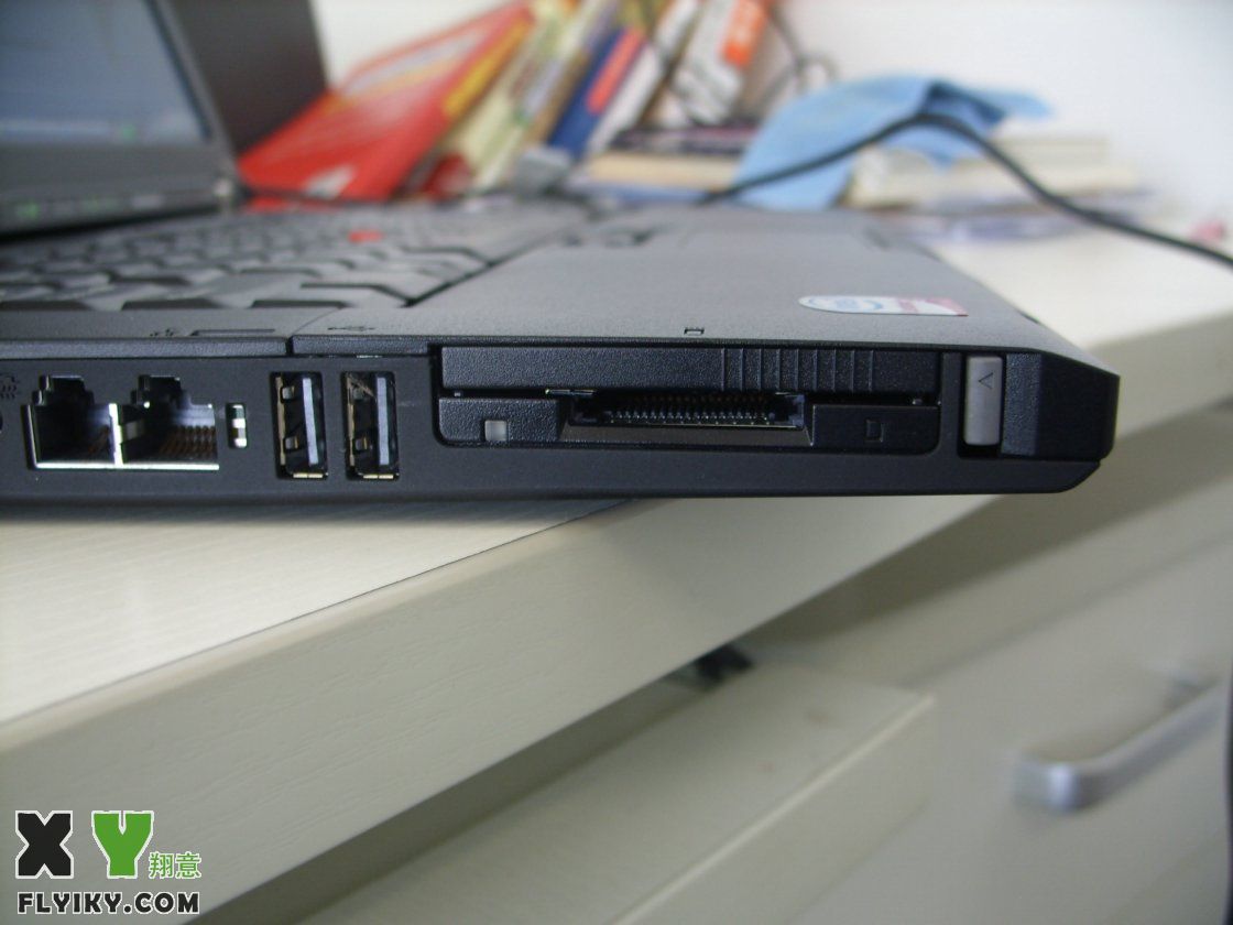 呵呵，很喜欢这个卡插槽，SONY的上面一堆卡槽但都是SONY系列的，普通的卡居然插不了。用Thinkpad就再也不用 ...