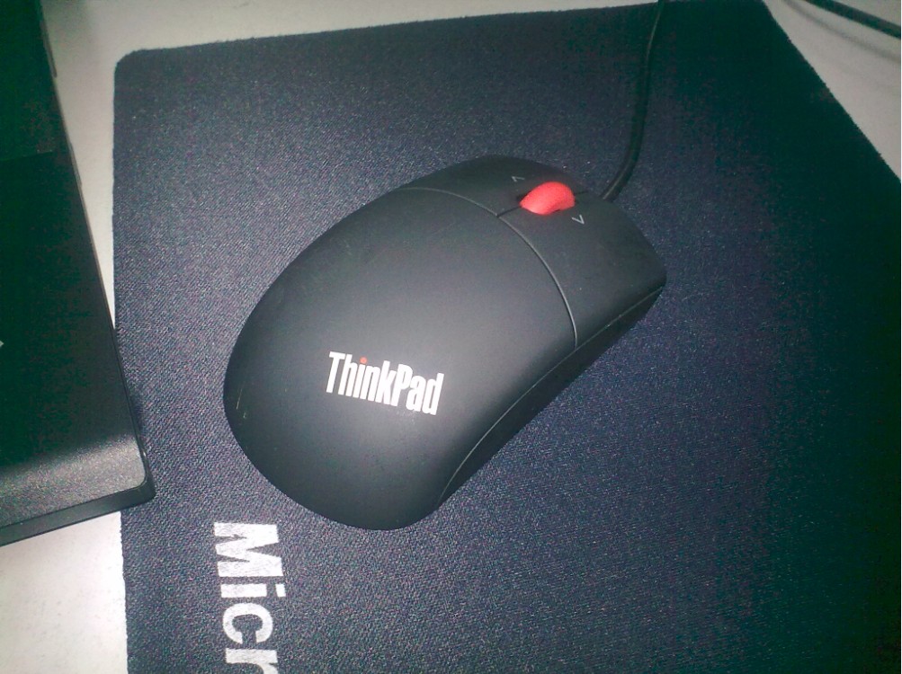 Thinkpad  的小黑鼠啊 经典好用还是激光的