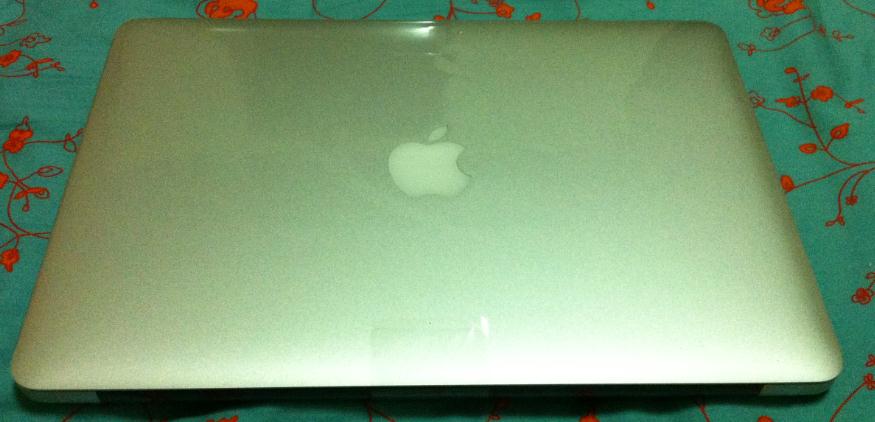 2011款MacBook Air 13"*i7-正面图
