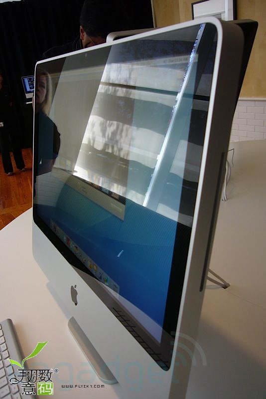 new-imac-keyboard-02.jpg
